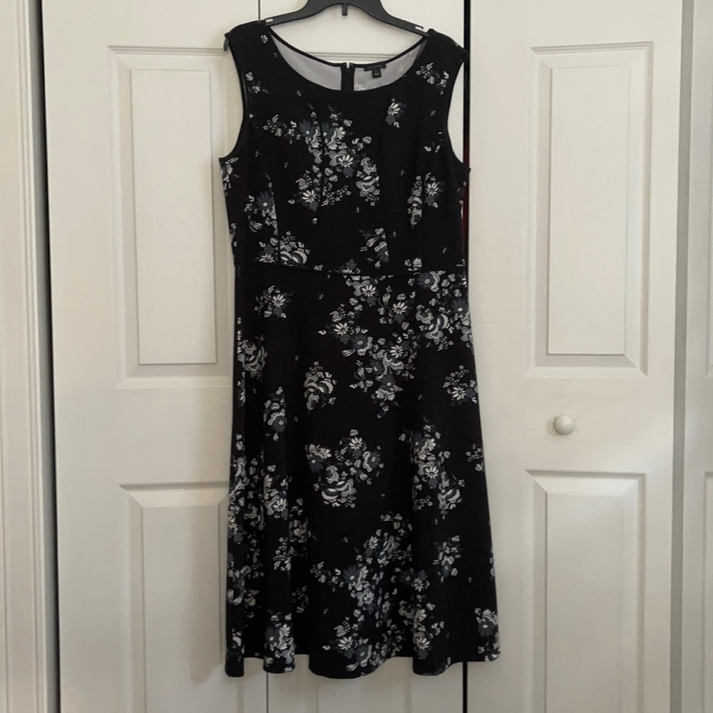 Ann Taylor Sleeveless Floral Midi Dress